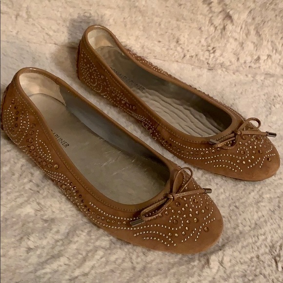 Donald Pliner Jeweled Studded Flats. 8.5 - Picture 1 of 8